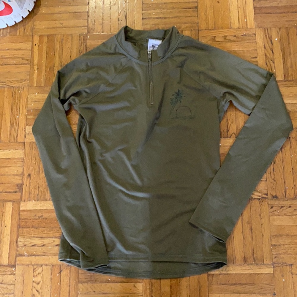 Green billabong rash guard top